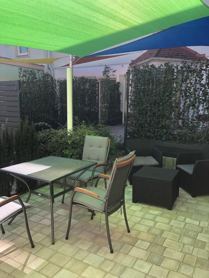 La Bella Centrum Apartmanok Piros/Sarga Hévíz Extérieur photo